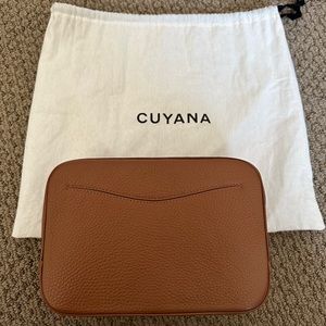 Cuyana Camera Bag in Brown